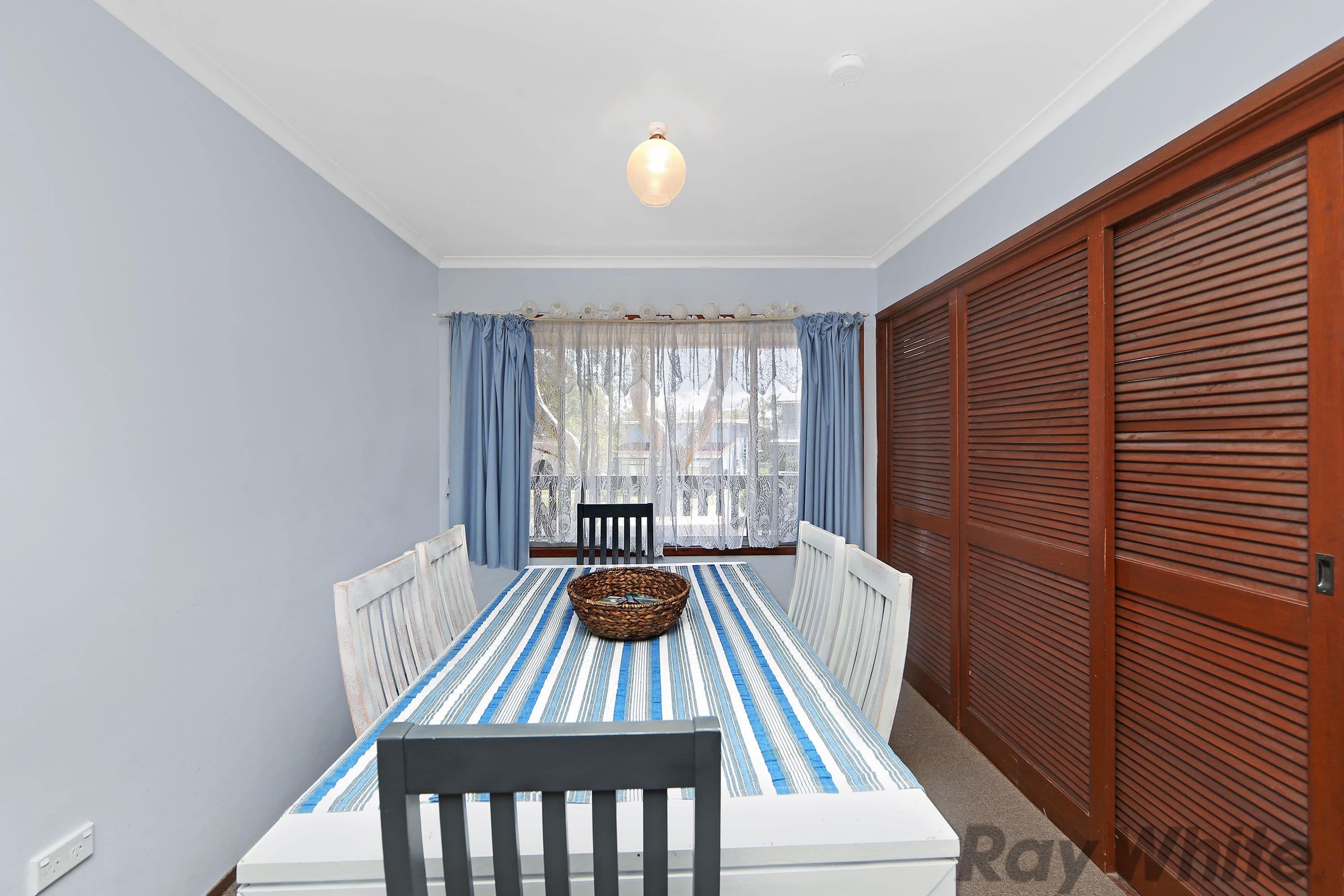 16 Natuna Avenue, Budgewoi - Thumbnail 4