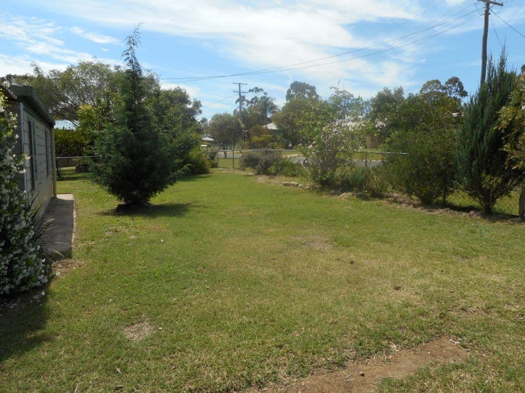 8 Deakin Crescent, Nanango QLD 4615, Nanango - Thumbnail 2