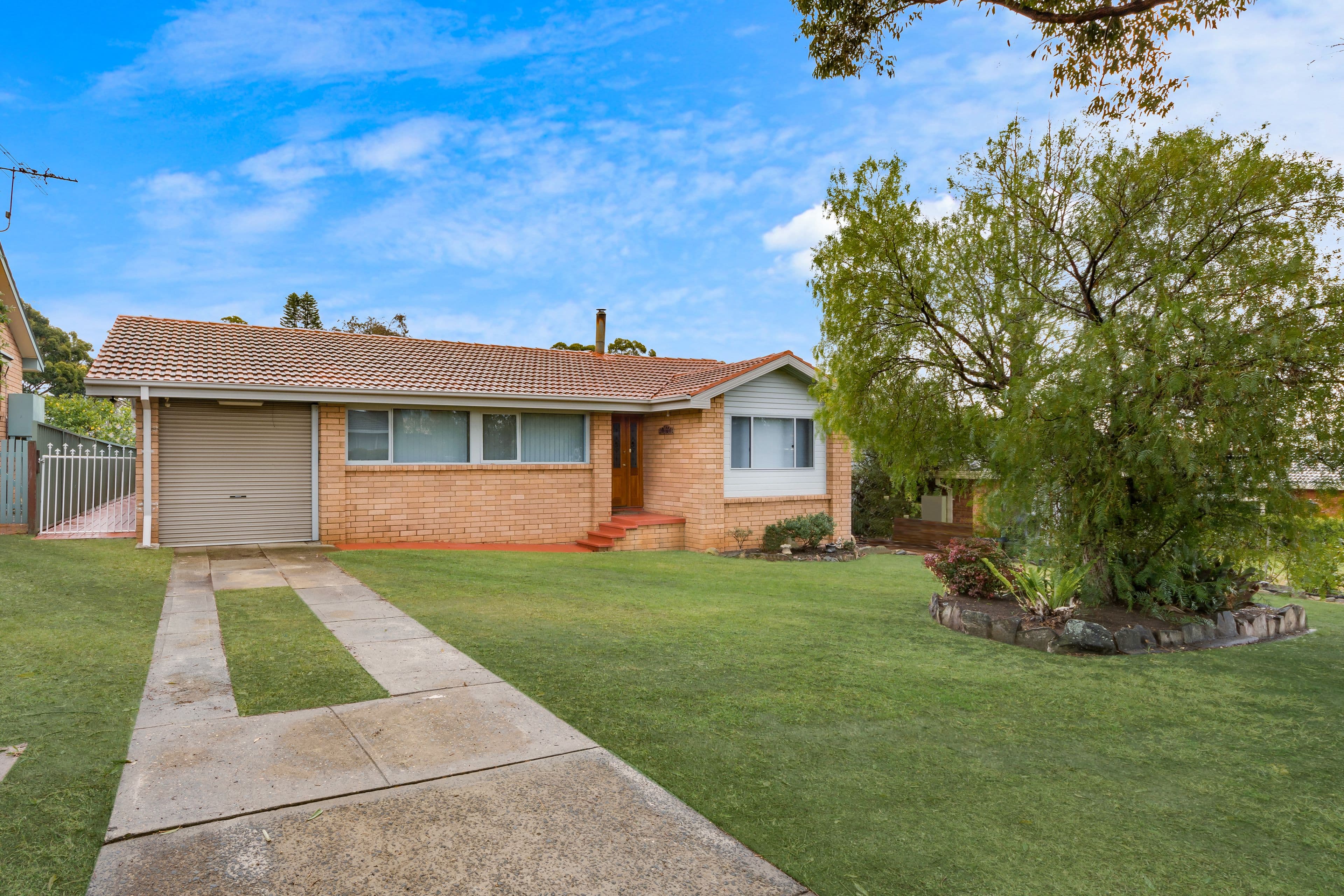 9 Warrina Road, Bradbury NSW 2560, Bradbury - Image 1