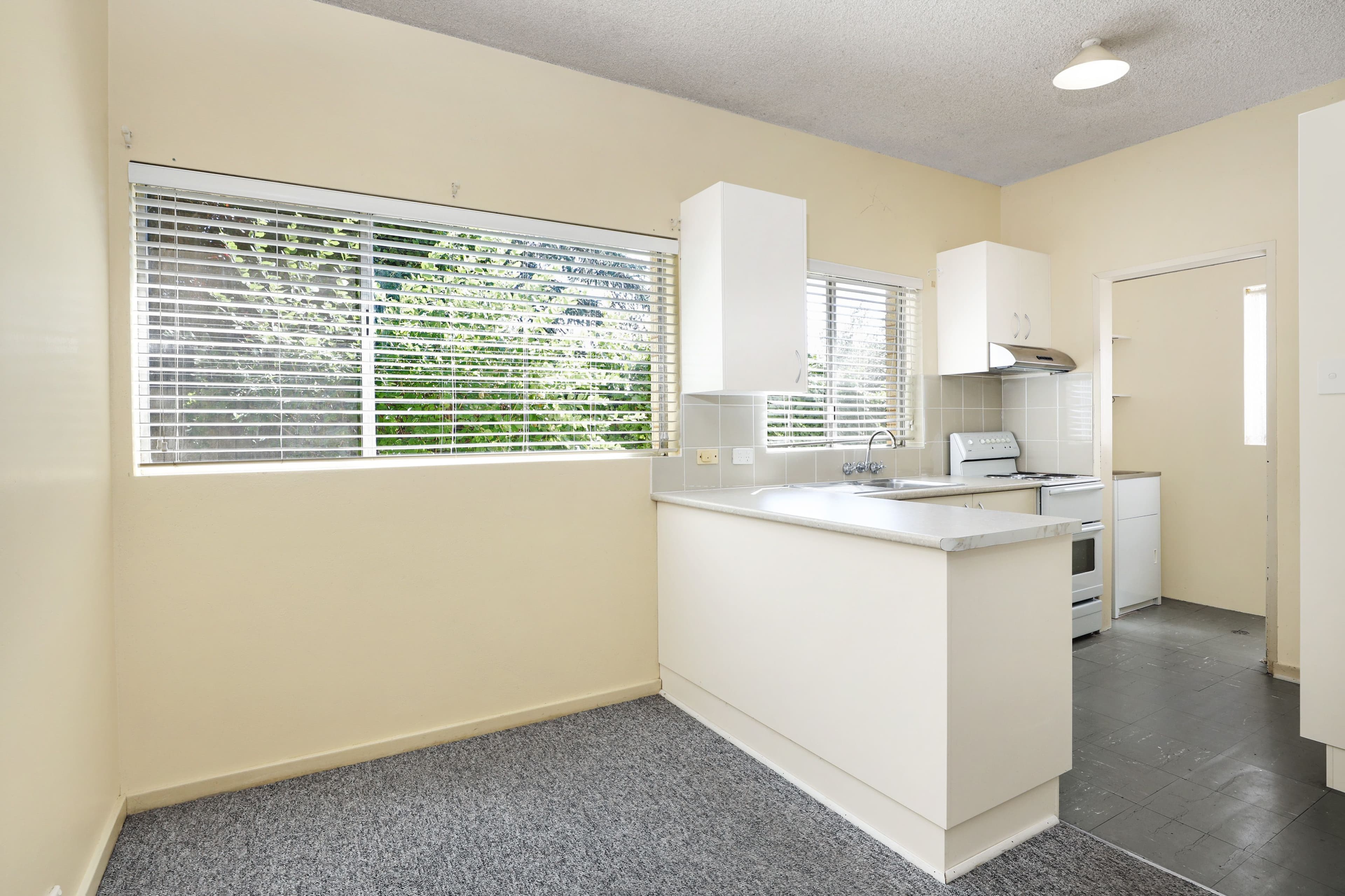 9/212 Cowper Street, Goulburn NSW 2580, Goulburn - Thumbnail 2
