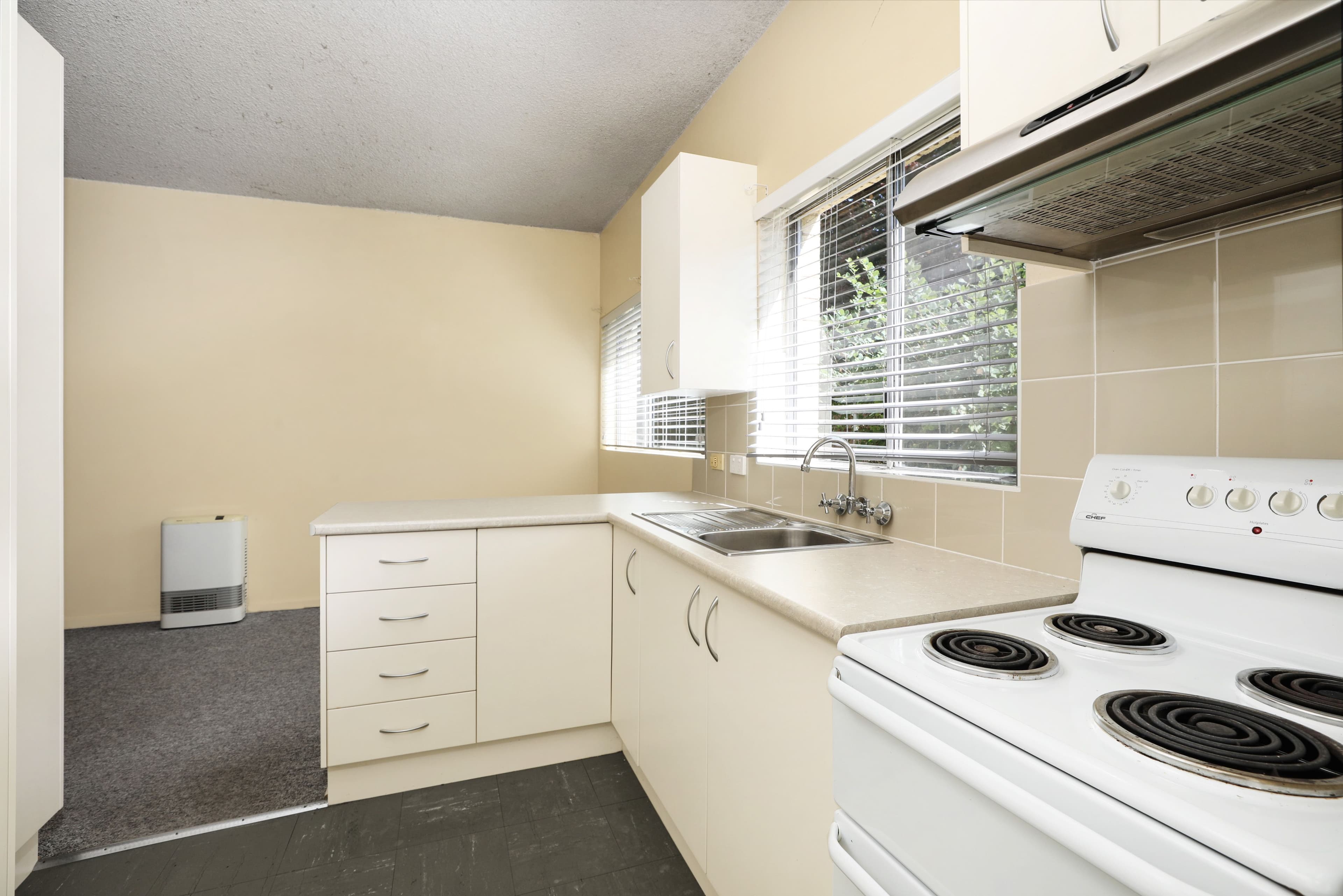 9/212 Cowper Street, Goulburn NSW 2580, Goulburn - Thumbnail 3