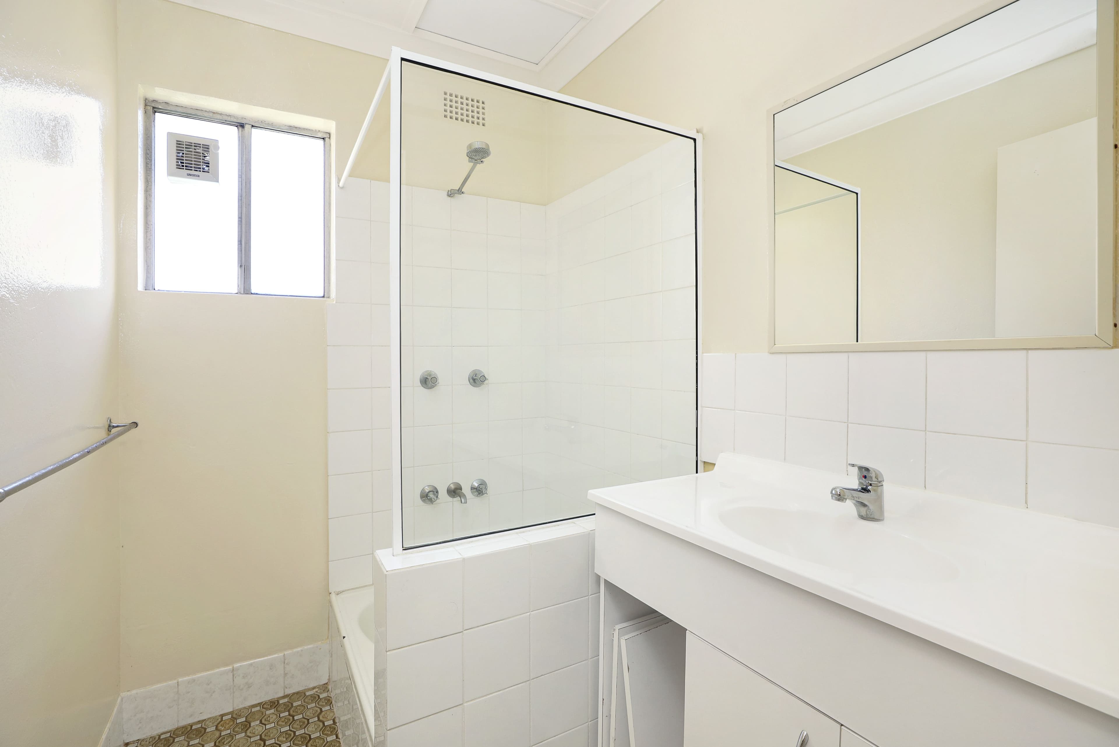 9/212 Cowper Street, Goulburn NSW 2580, Goulburn - Thumbnail 5