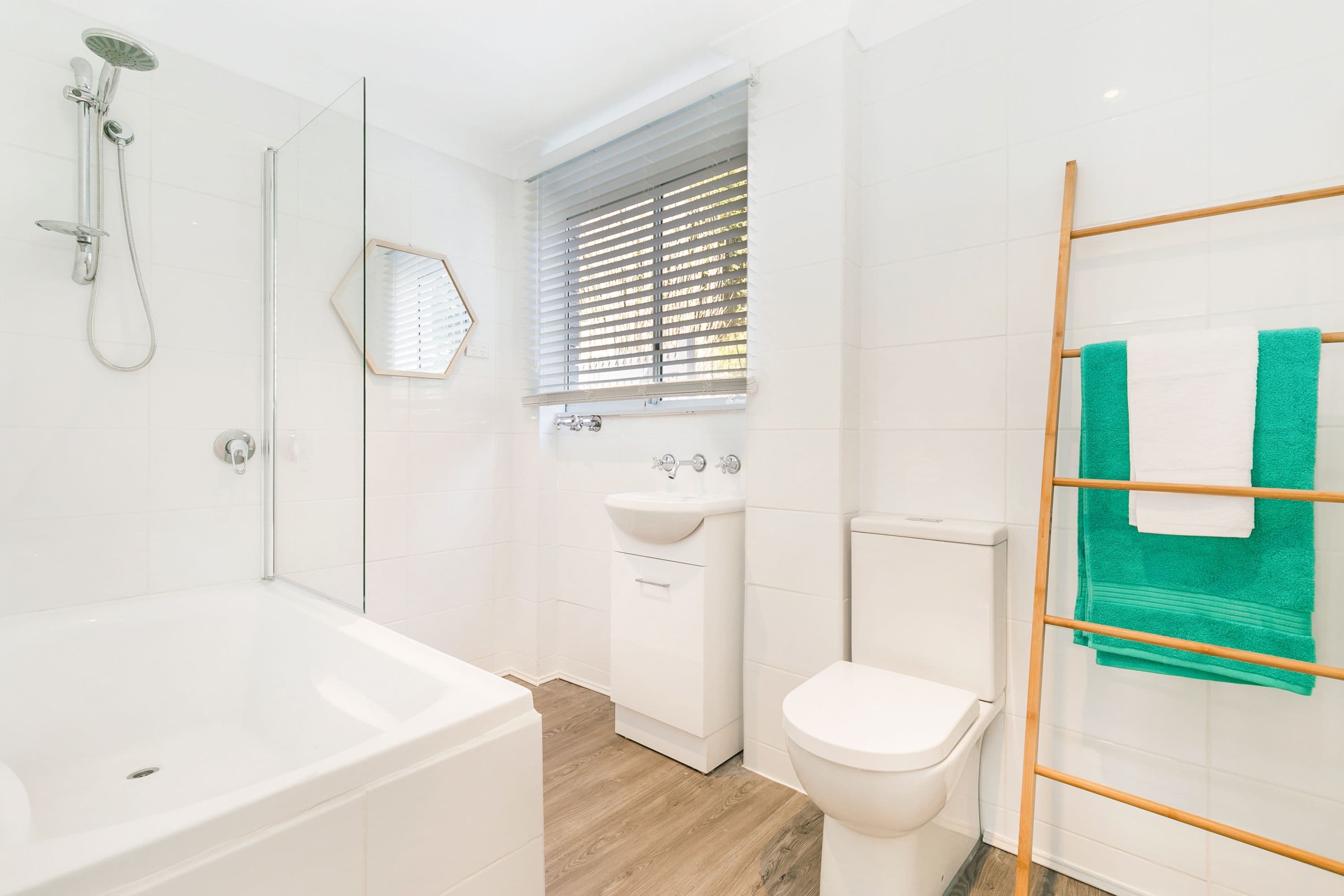 24 Roger Crescent, Berkeley Vale - Thumbnail 7