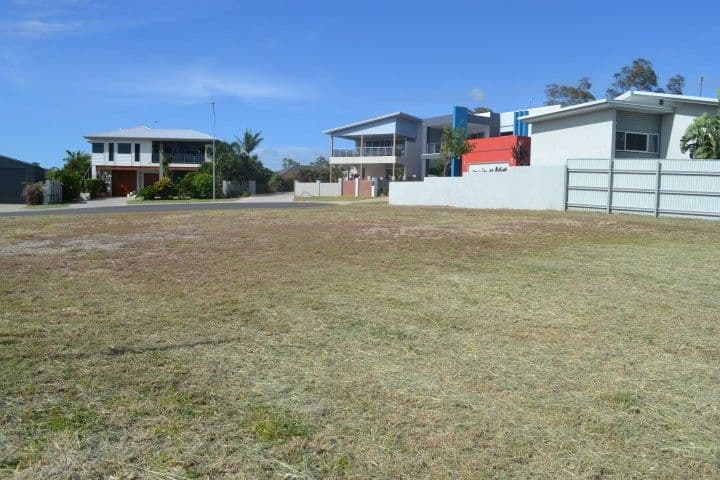 44 Dolphin Terrace, SOUTH GLADSTONE QLD 4680, South Gladstone - Thumbnail 5
