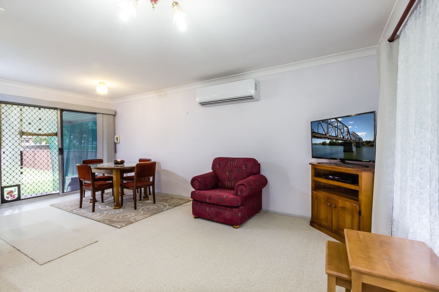 144 Cornwells Lane, Richmond - Thumbnail 2