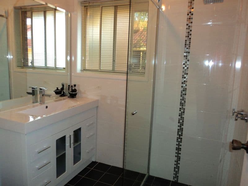 18-20 Bateman Avenue, ALBION PARK RAIL NSW 2527, Albion Park Rail - Thumbnail 2