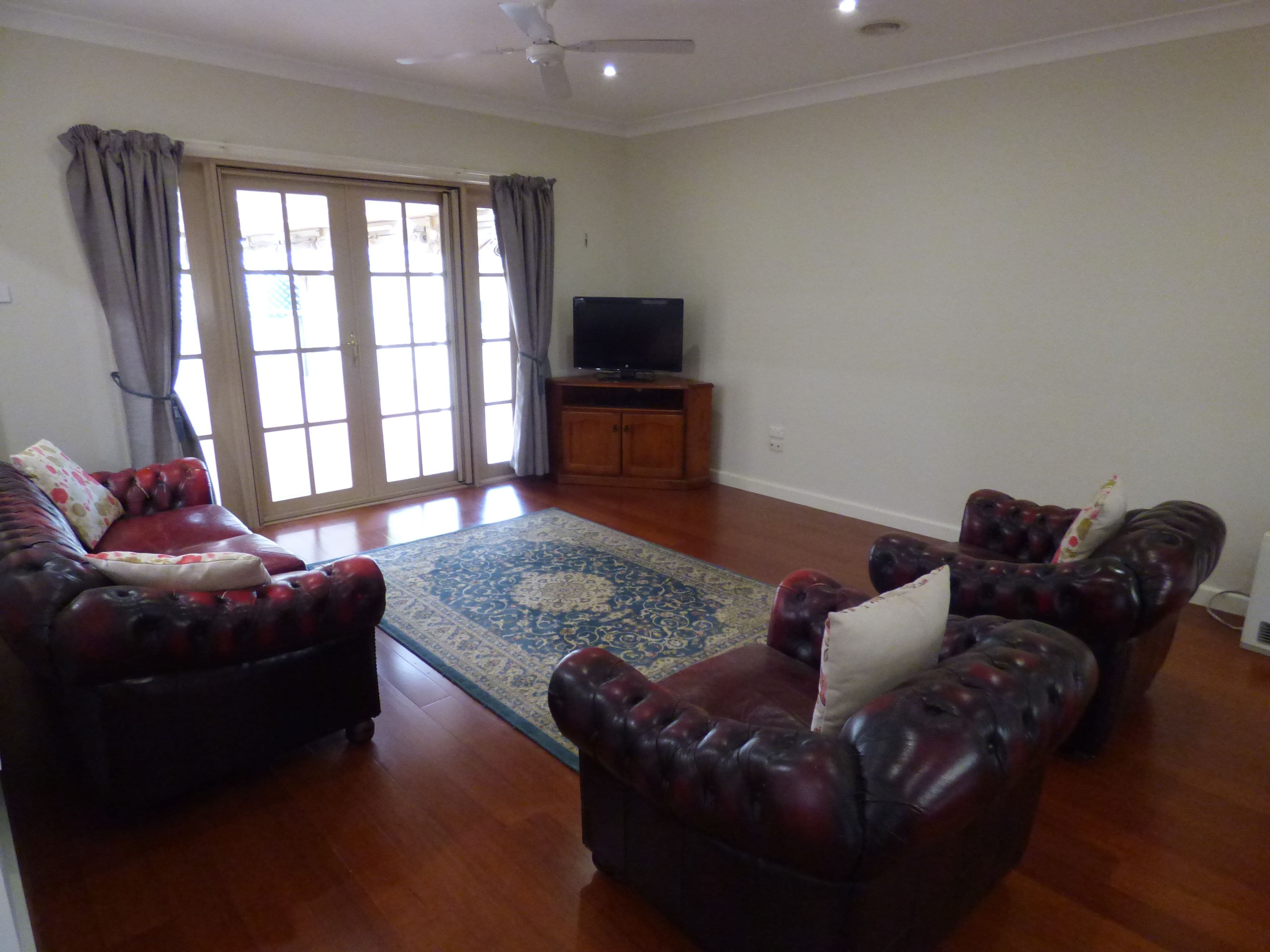 8 Blue Gum Street, Forbes NSW 2871, Forbes - Thumbnail 5