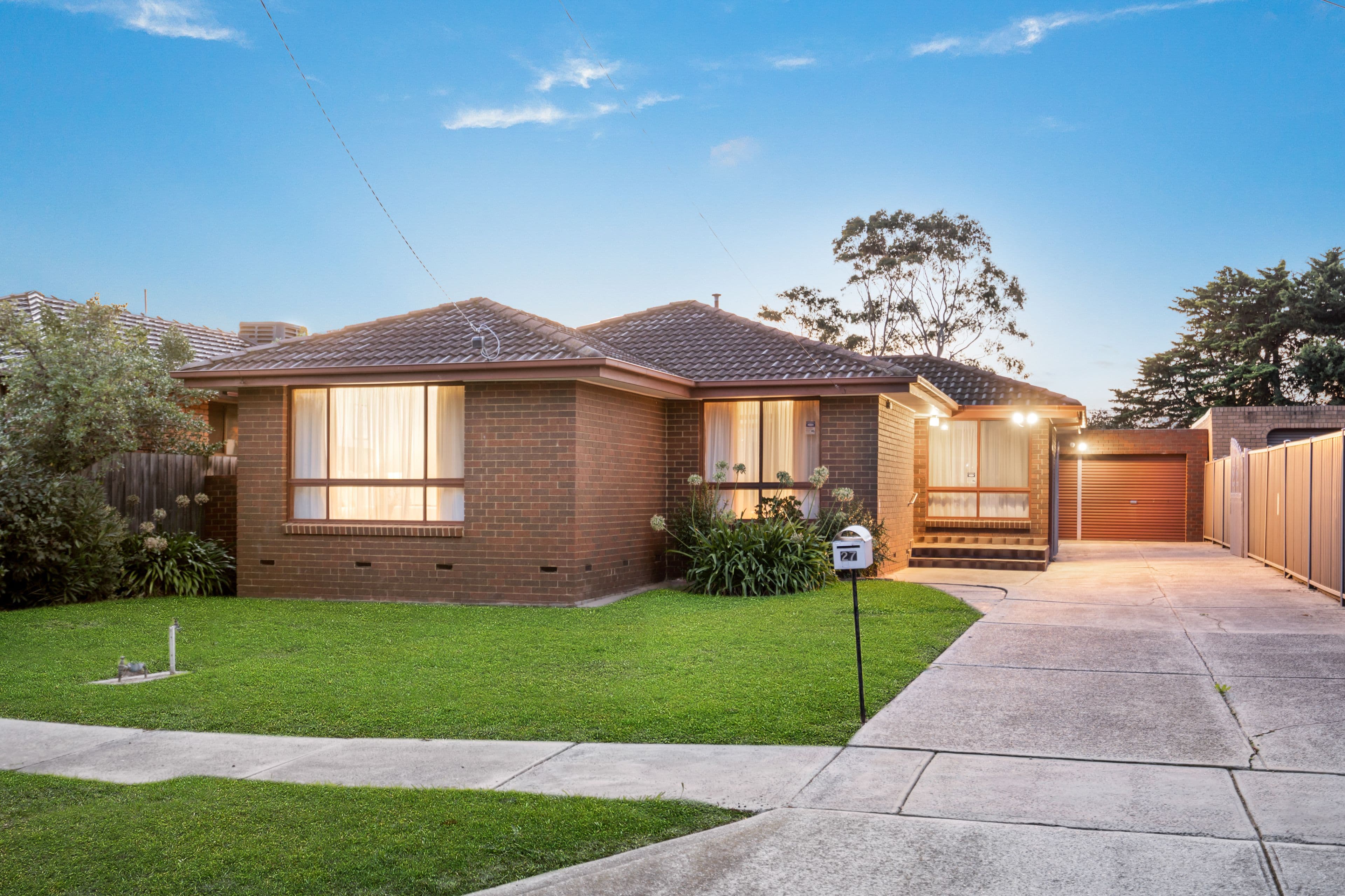 27 Harmon Avenue, St Albans VIC 3021, St Albans - Thumbnail 2