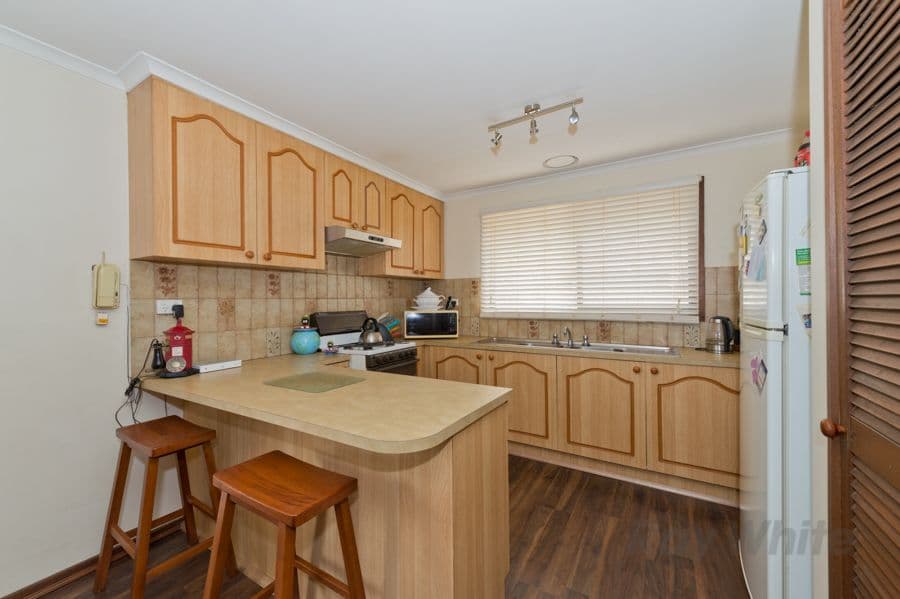 4-21 Joan Street, MELTON VIC 3337, Melton - Thumbnail 2