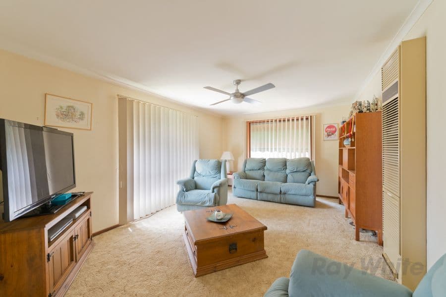 4-21 Joan Street, MELTON VIC 3337, Melton - Thumbnail 4