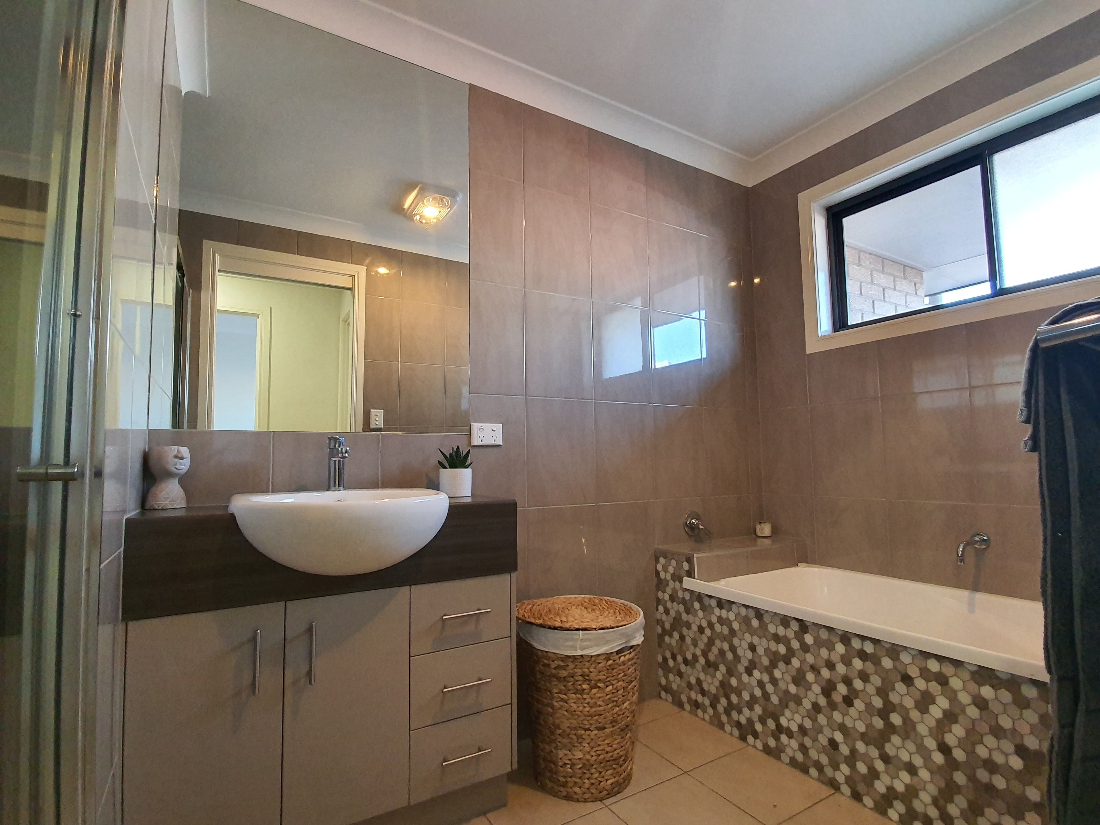 1 Blue Gums Drive, Emerald QLD 4720, Emerald - Thumbnail 8