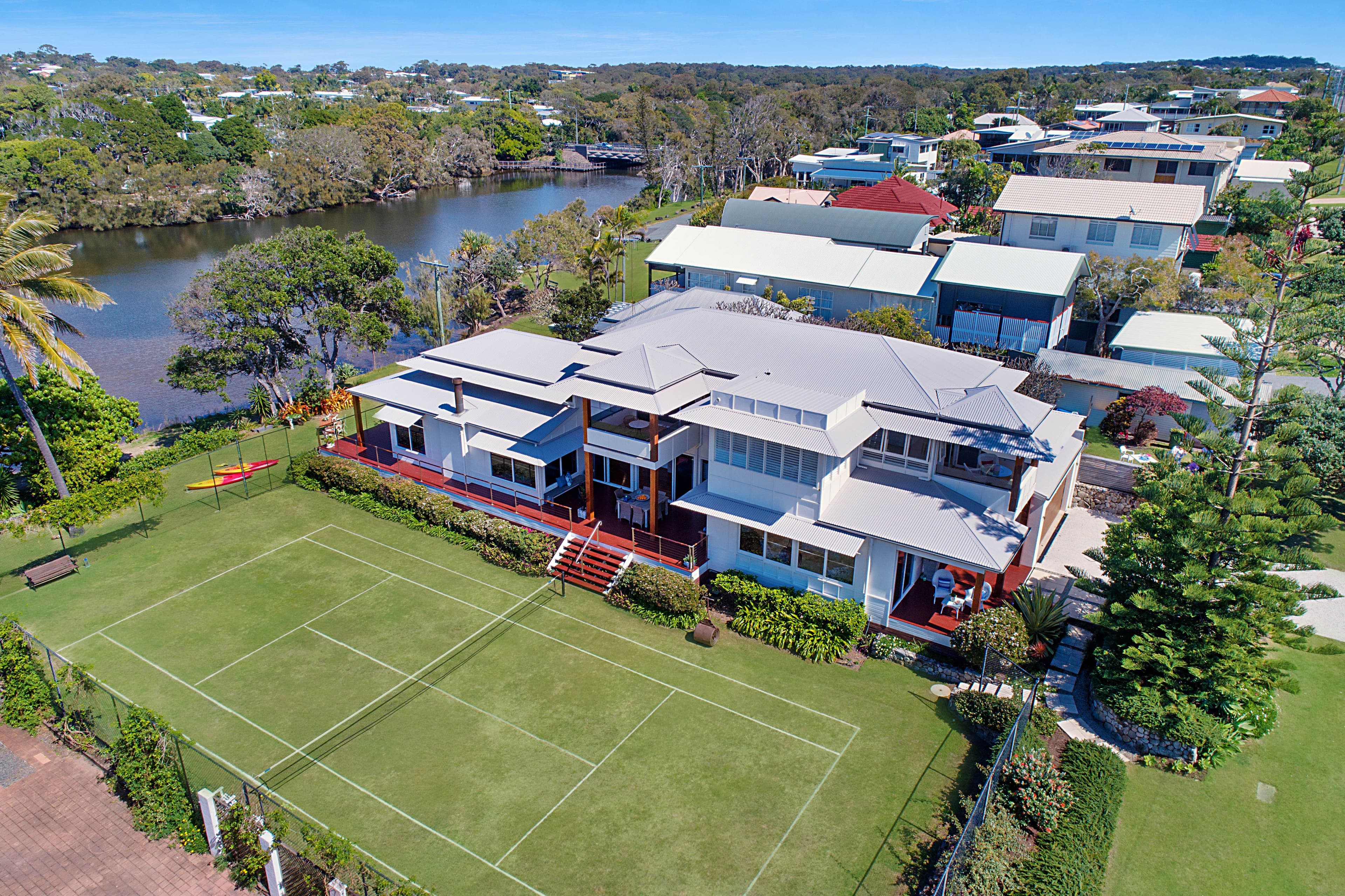 6 Cooroora Street, Dicky Beach QLD 4551, Dicky Beach - Thumbnail 2