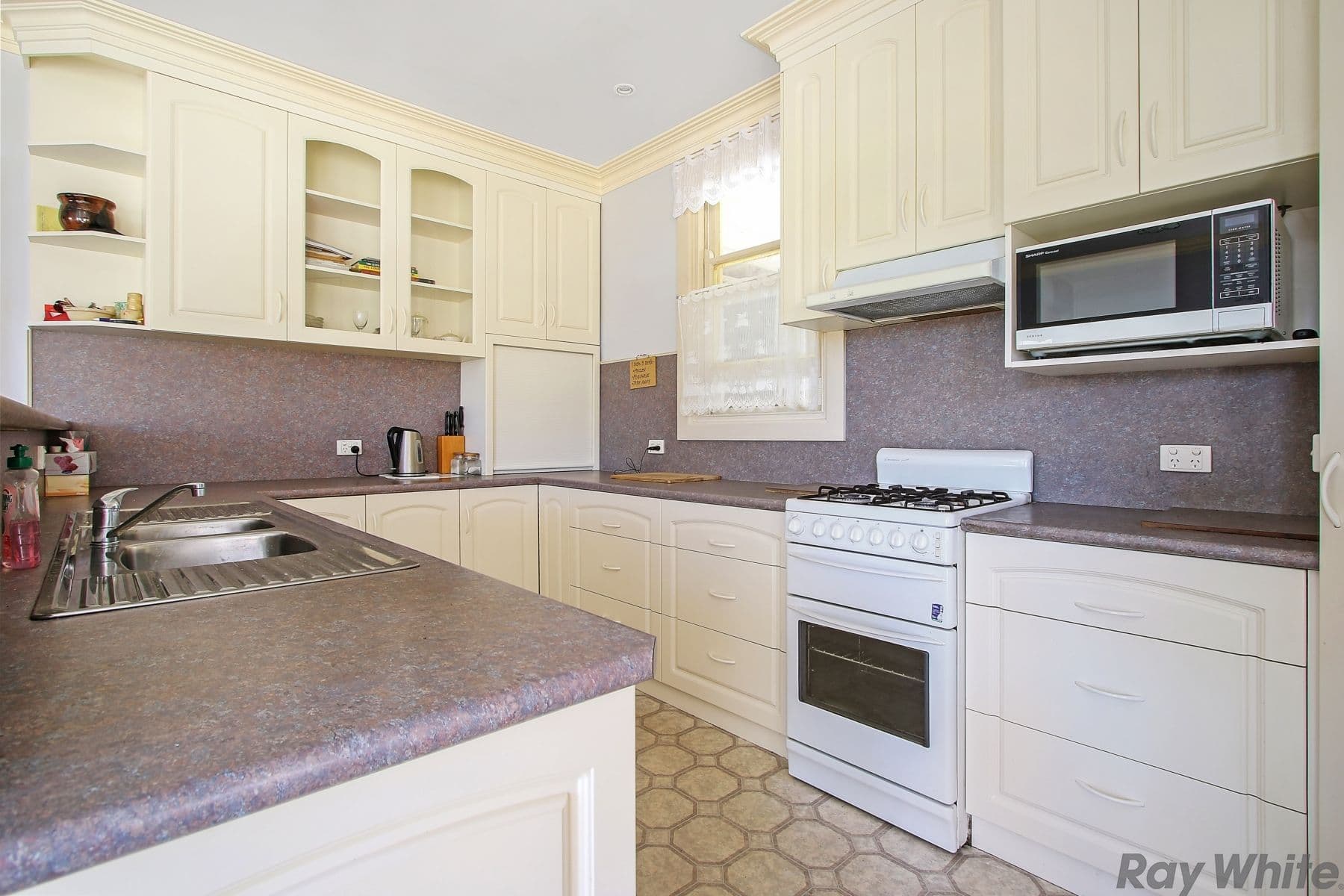 15 Goomalibee Street, Benalla VIC 3672, Benalla - Thumbnail 4