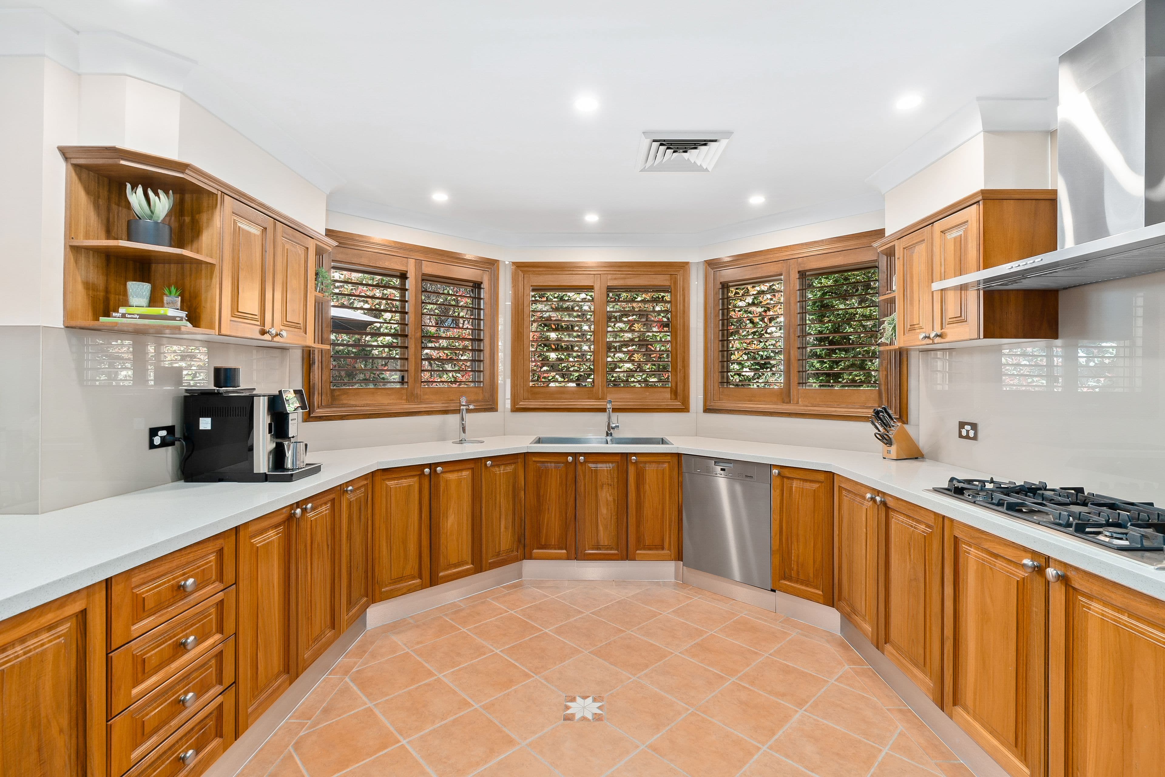10 Philippa Close, Cecil Hills NSW 2171, Cecil Hills - Thumbnail 4