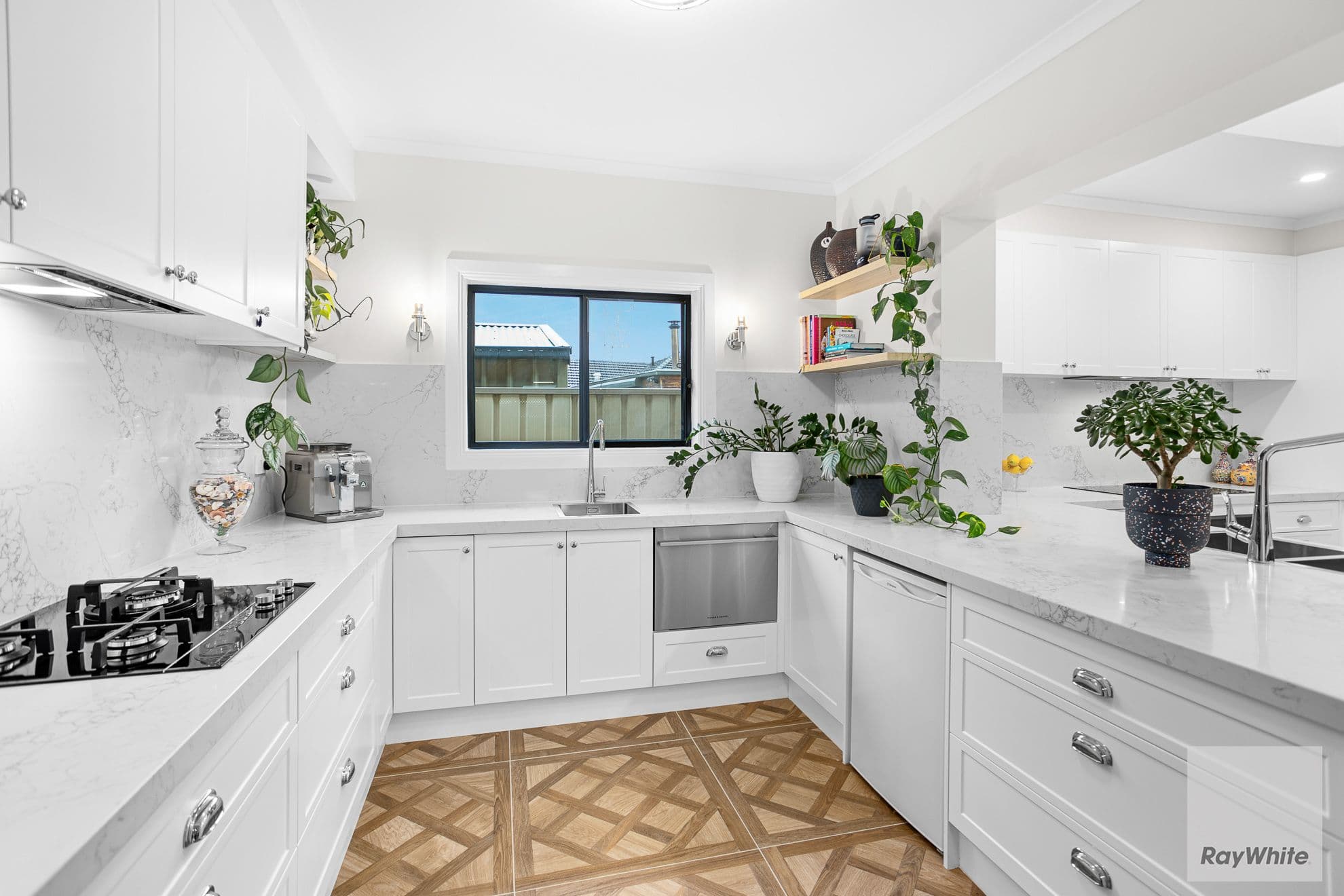 40 Truro Crescent, Taylors Lakes VIC 3038, Taylors Lakes - Thumbnail 7