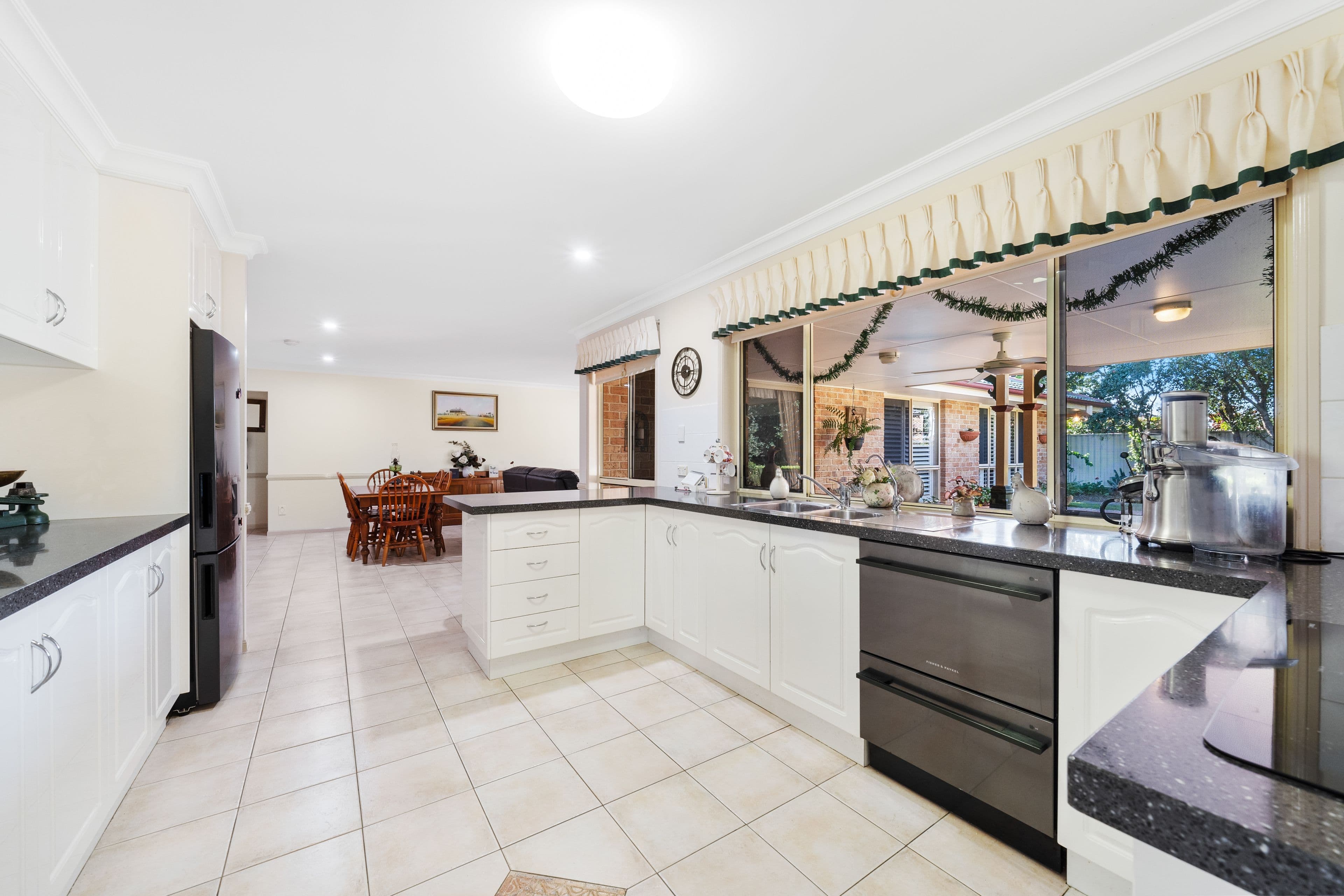 8 Kentwell Place, Wishart QLD 4122, Wishart - Thumbnail 2