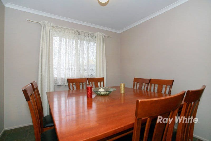 13 Rowen Court, CRANBOURNE NORTH VIC 3977, Cranbourne North - Thumbnail 3