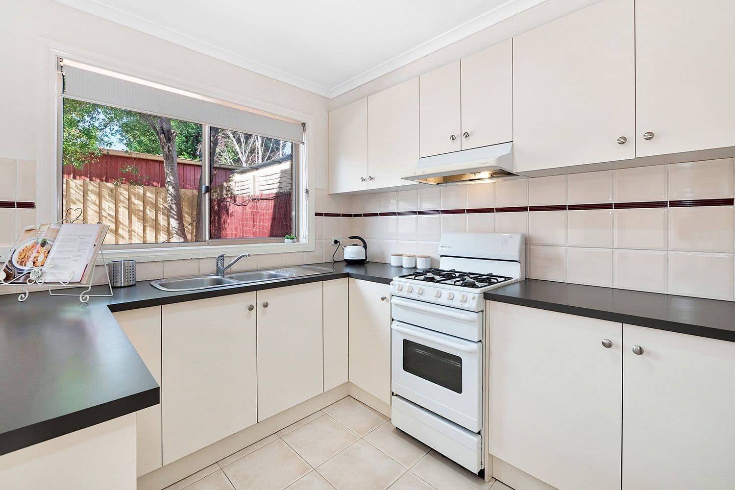 74 Huon Park Road, Cranbourne North VIC 3977, Cranbourne North - Thumbnail 6
