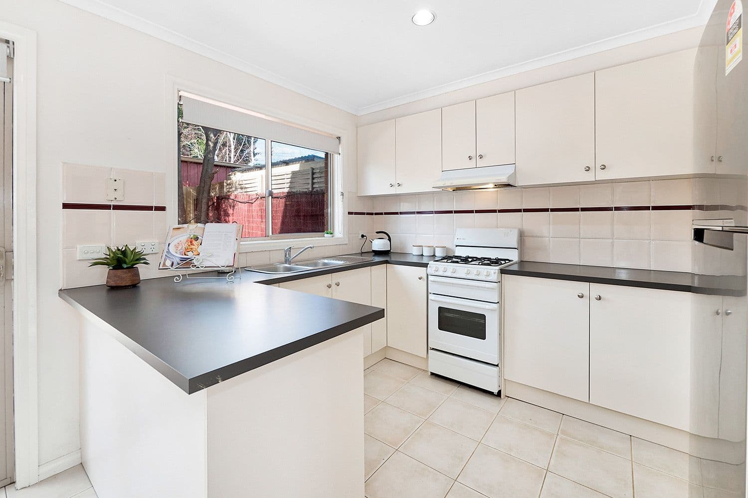 74 Huon Park Road, Cranbourne North VIC 3977, Cranbourne North - Thumbnail 7
