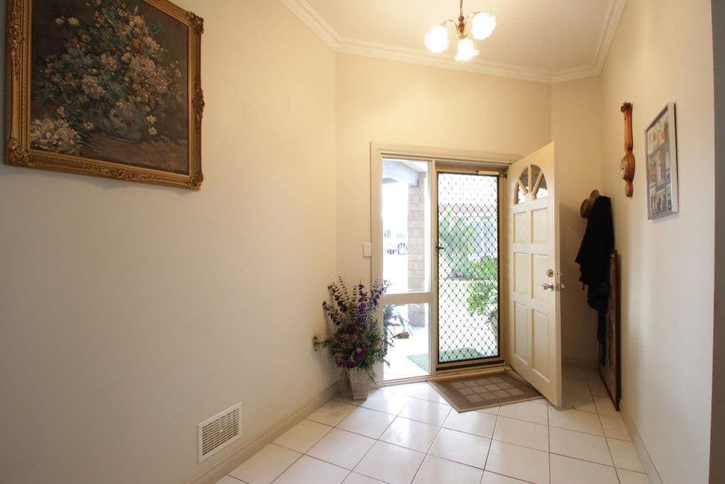 27 Rhine Crescent, Beechboro WA 6063, Beechboro - Thumbnail 2