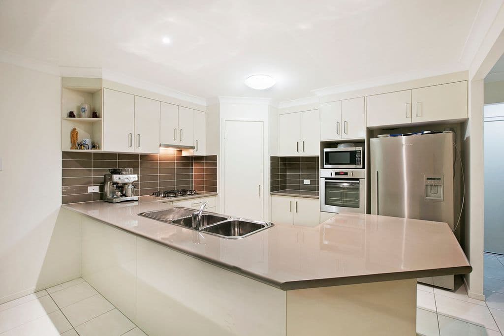 4 Camille Crescent, Wynnum West QLD 4178, Wynnum West - Thumbnail 3