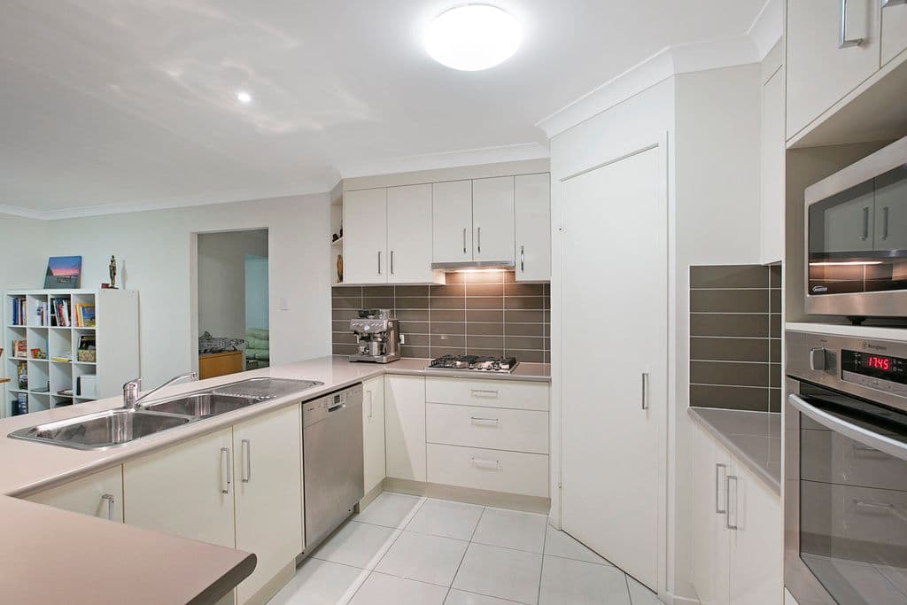 4 Camille Crescent, Wynnum West QLD 4178, Wynnum West - Thumbnail 8