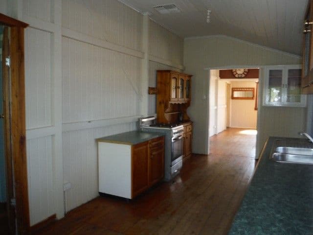 44 Clayton Road, ROMA QLD 4455, Roma - Thumbnail 4