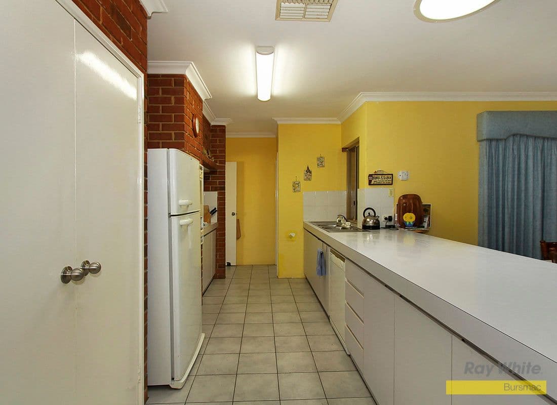 7 Seaspray Crest, BALLAJURA WA 6066, Ballajura - Thumbnail 3