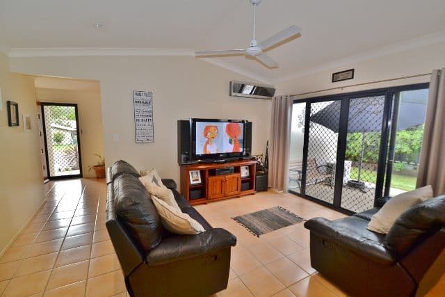 35 Tiverton Place, LANDSBOROUGH QLD 4550, Landsborough - Thumbnail 2