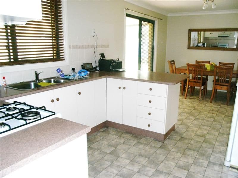 16 Kestrel Close, DUBBO NSW 2830, Dubbo - Thumbnail 2