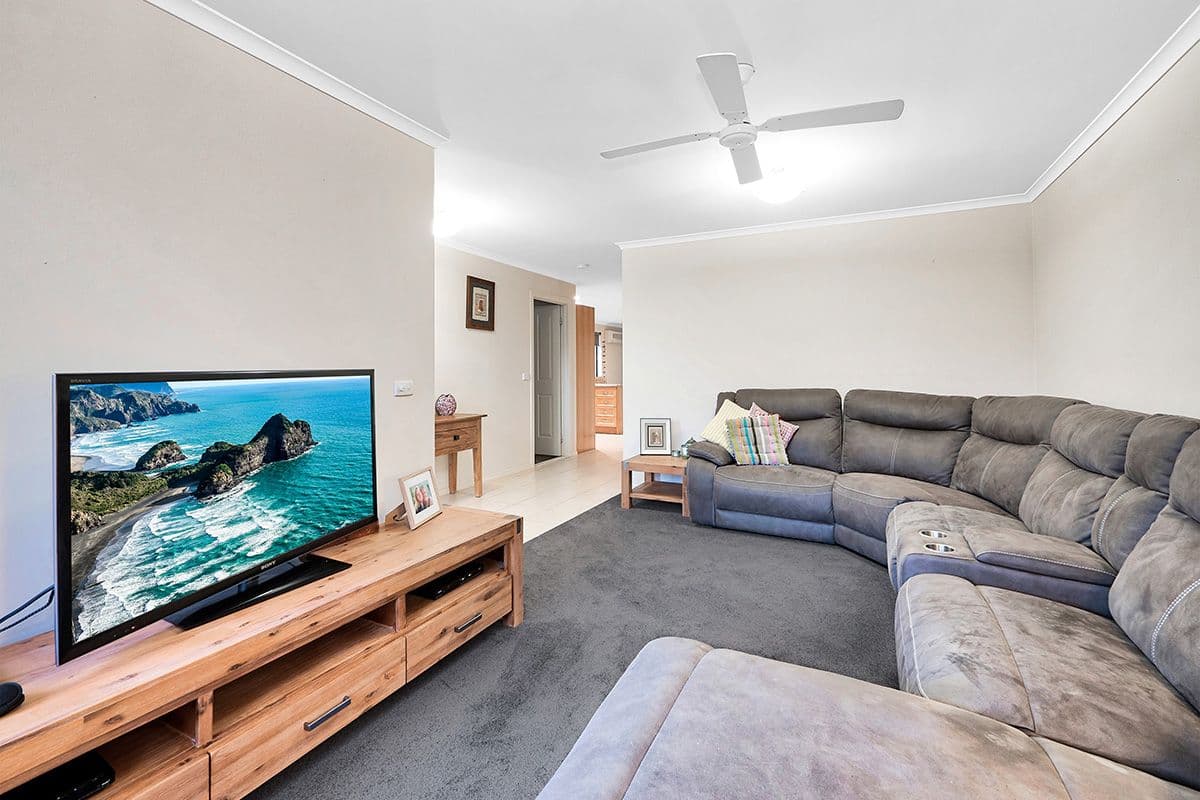 5 Ebony Street, Cranbourne VIC 3977, Cranbourne - Thumbnail 3