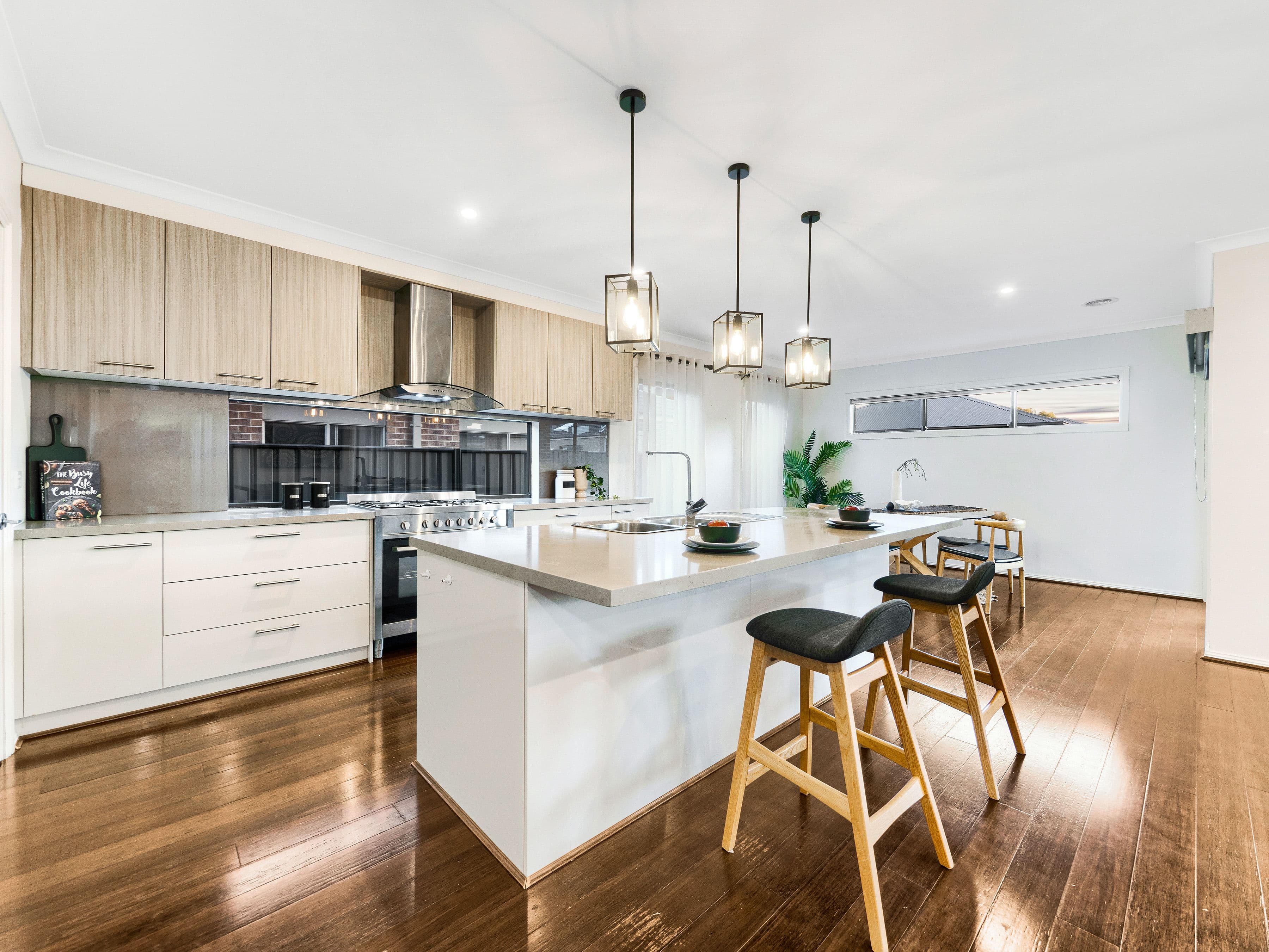 20 Tilia Drive, Cranbourne North VIC 3977, Cranbourne North - Thumbnail 2