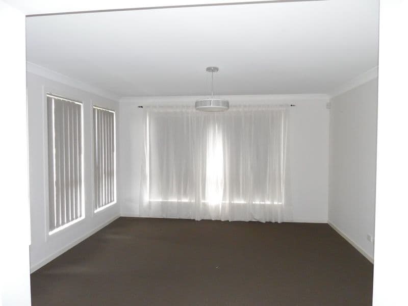 7 McIntyre Circuit, Middleton Grange NSW 2171, Middleton Grange - Thumbnail 7