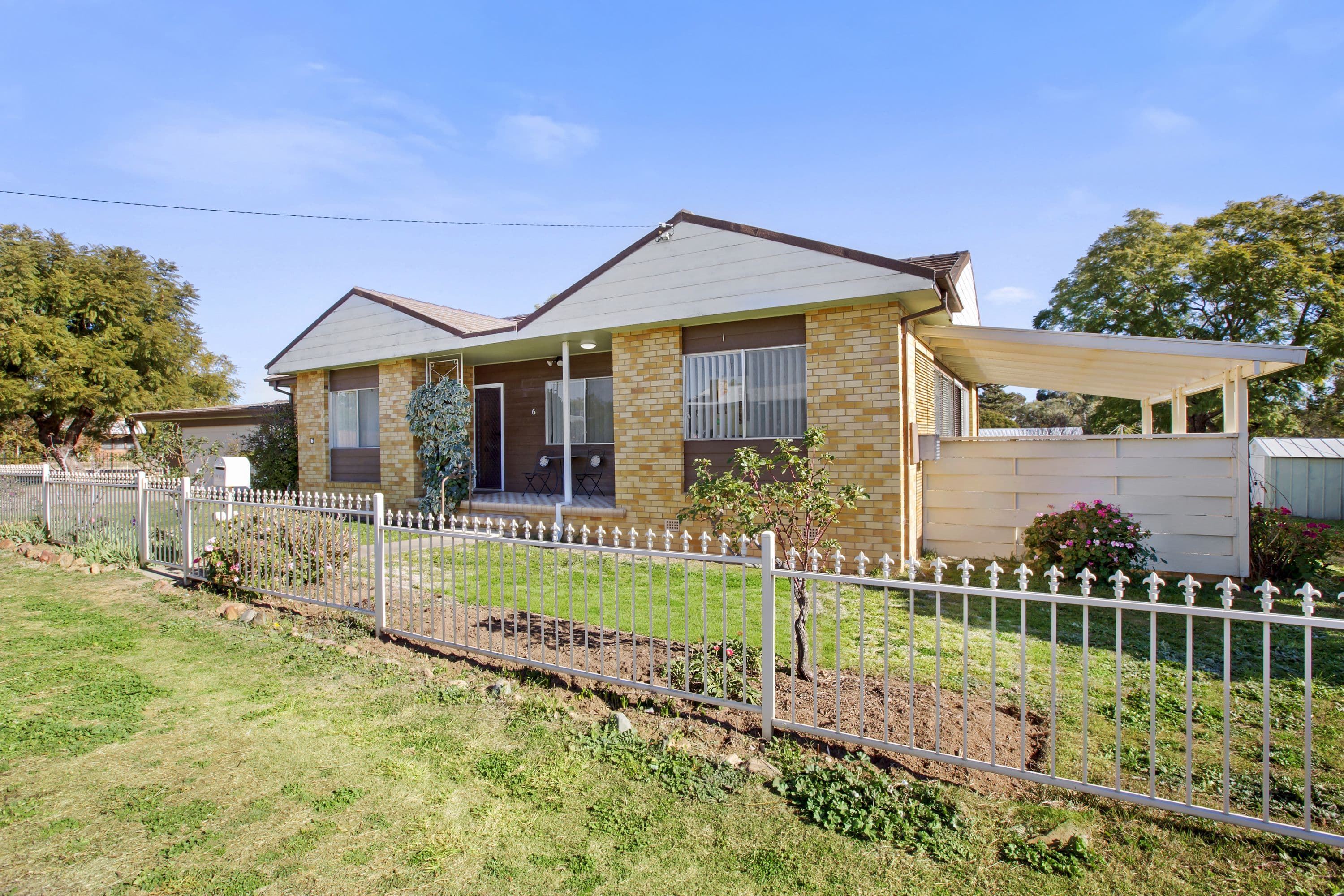 41 Oak Street, Tamworth NSW 2340, Tamworth - Image 1