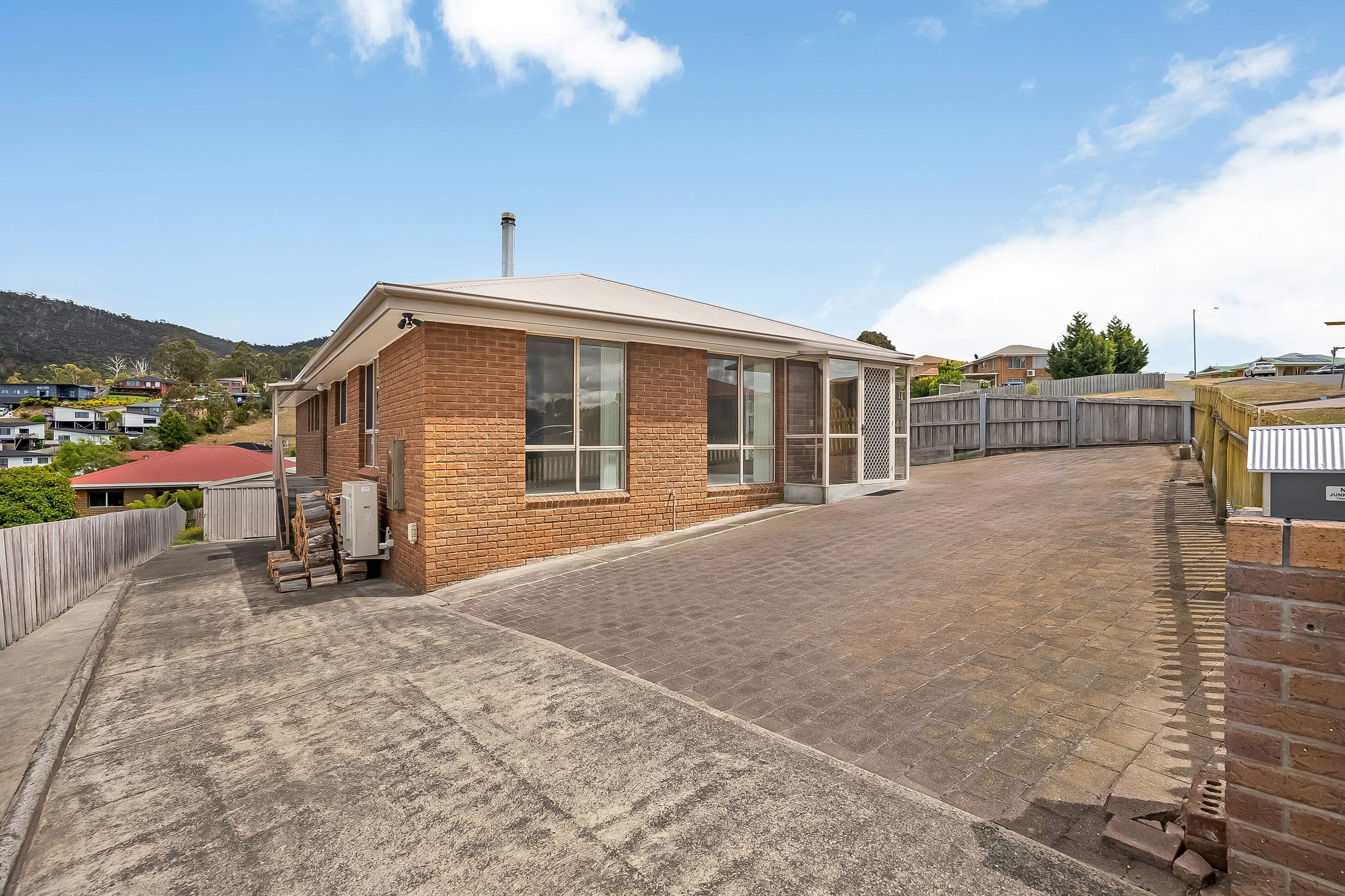 77 Branscombe Road, Claremont TAS 7011, Claremont - Thumbnail 2