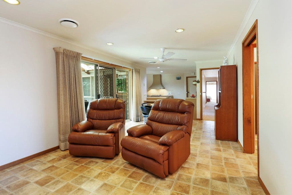 40 Glastonbury Drive, Highton VIC 3216, Highton - Thumbnail 8