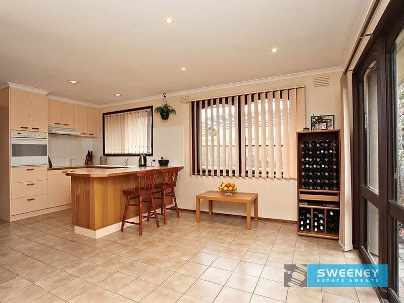 33 Somers Parade, Altona - Thumbnail 5