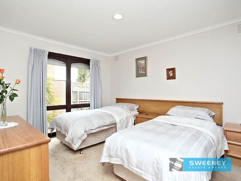 33 Somers Parade, Altona - Thumbnail 8