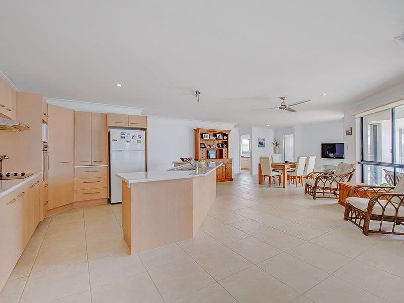 33 Shannon Crescent, CALOUNDRA WEST QLD 4551, Caloundra West - Thumbnail 5