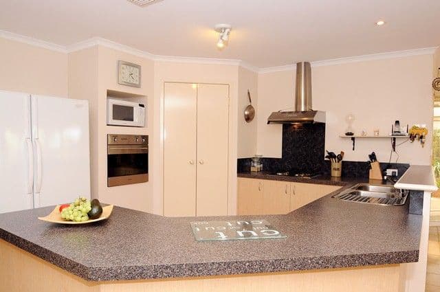 22 Castleton Avenue, TARNEIT VIC 3029, Tarneit - Thumbnail 2