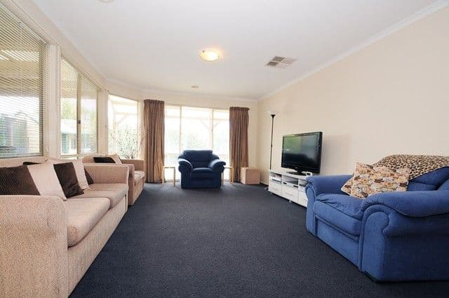 22 Castleton Avenue, TARNEIT VIC 3029, Tarneit - Thumbnail 4