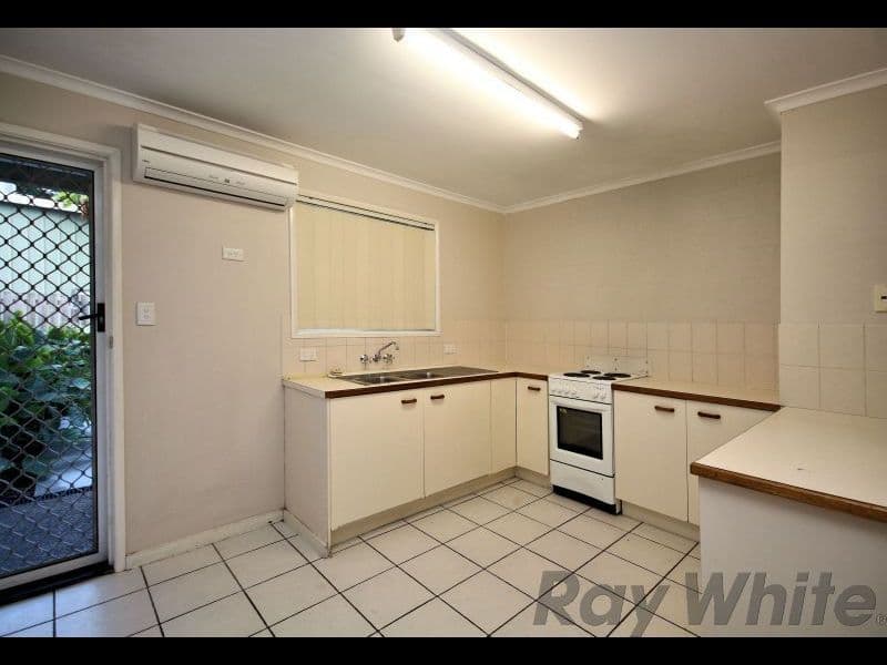 32 Lindsay Street, Bundamba QLD 4304, Bundamba - Thumbnail 3