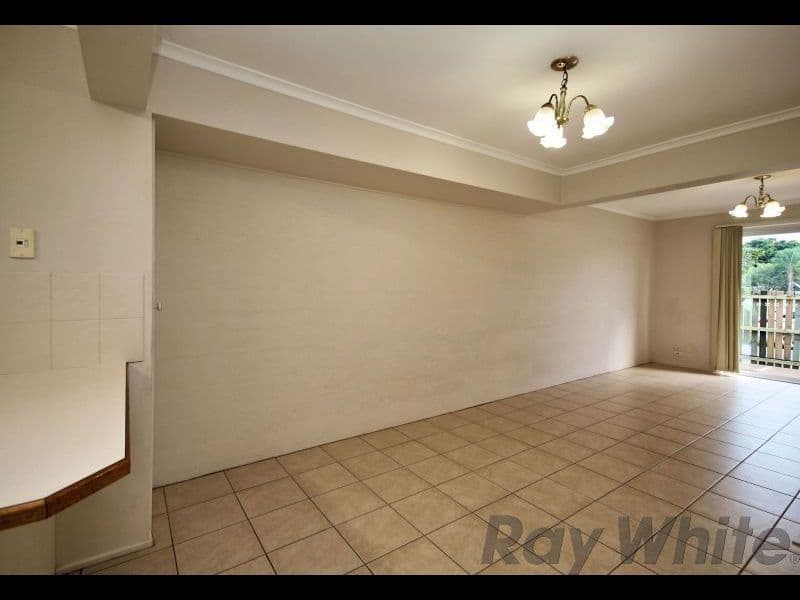 32 Lindsay Street, Bundamba QLD 4304, Bundamba - Thumbnail 4