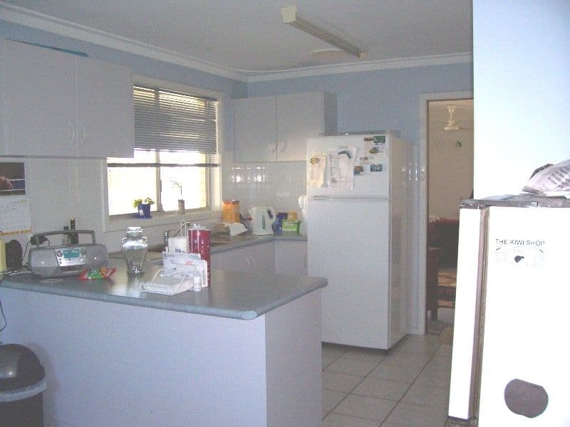 13 Hakea Street, TARCOOLA BEACH WA 6530, Tarcoola Beach - Thumbnail 2