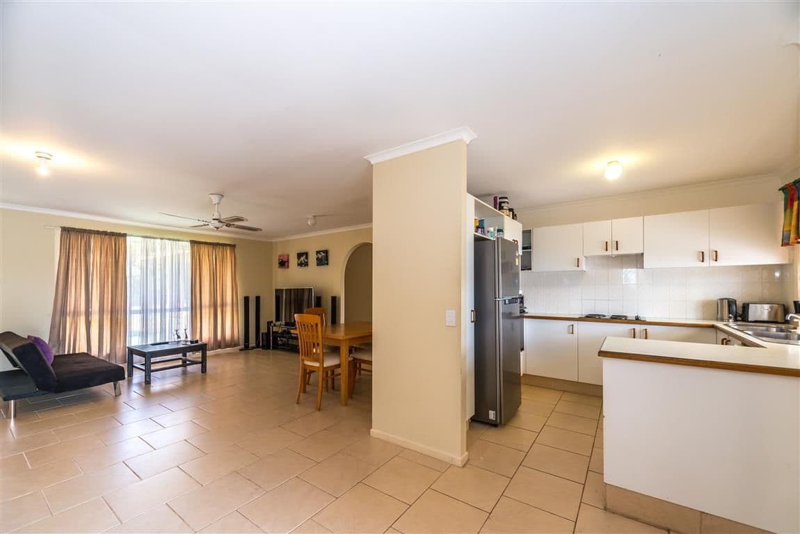 17 Kangaroo Avenue, COOMBABAH QLD 4216, Coombabah - Thumbnail 3
