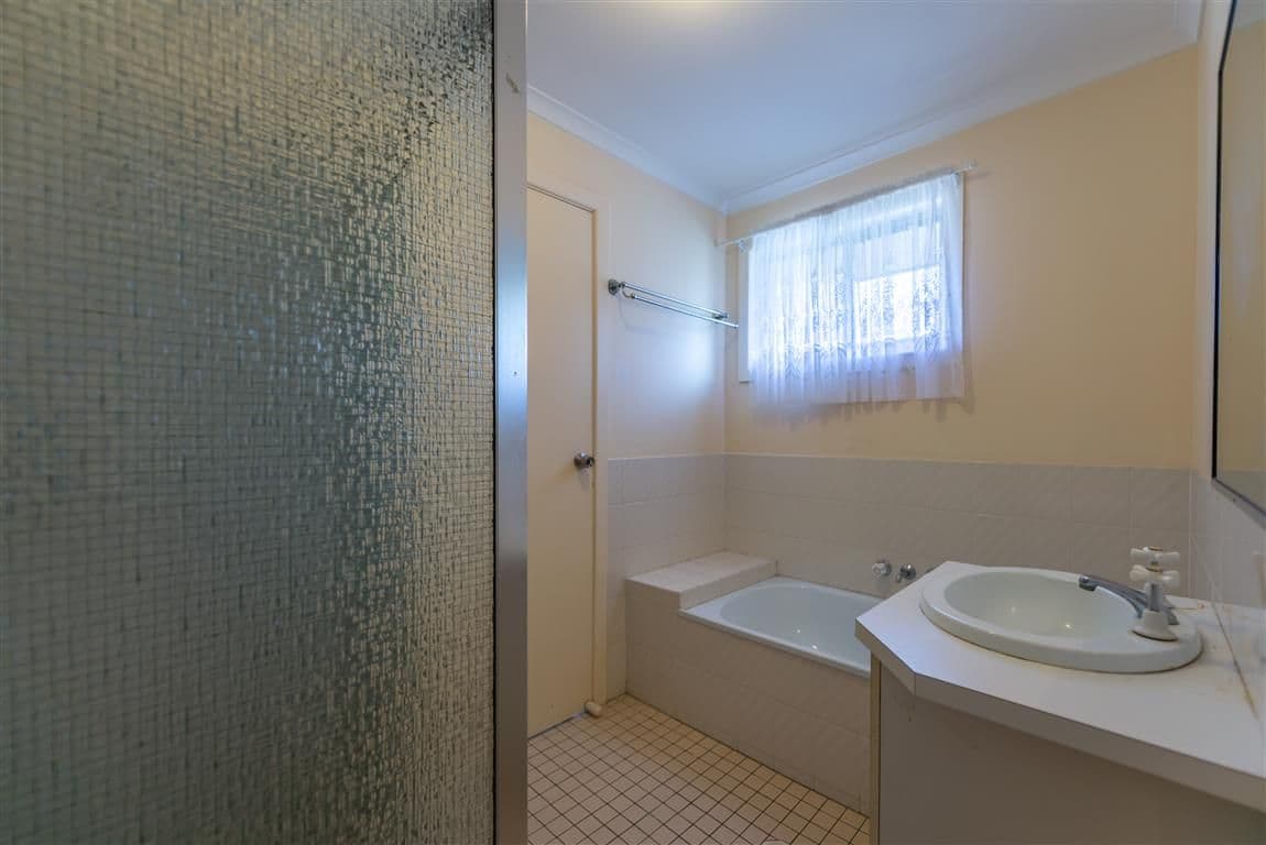 17 Kangaroo Avenue, COOMBABAH QLD 4216, Coombabah - Thumbnail 8