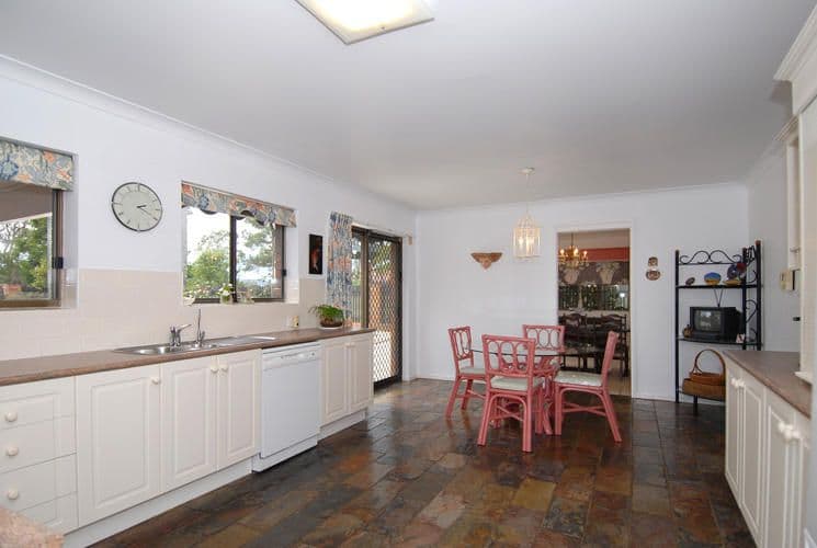 15 Chateau Street, CARSELDINE QLD 4034, Carseldine - Thumbnail 5