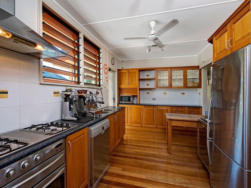 210 Greenslopes Street, Edge Hill QLD 4870, Edge Hill - Thumbnail 5