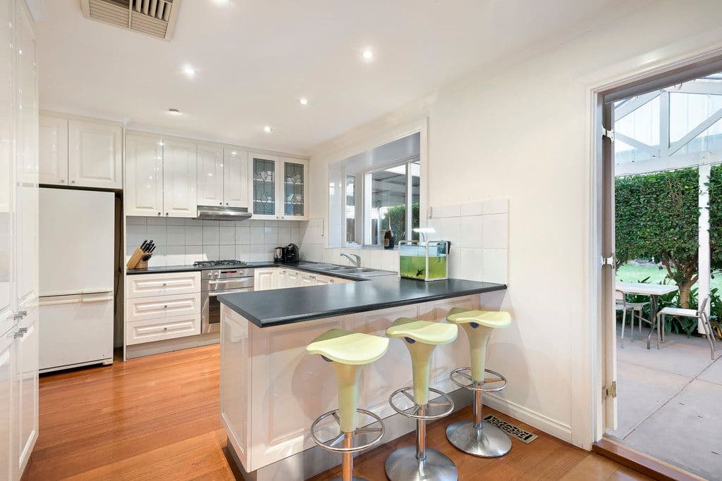 18 Pitt Street, Oakleigh South VIC 3167, Oakleigh South - Thumbnail 2