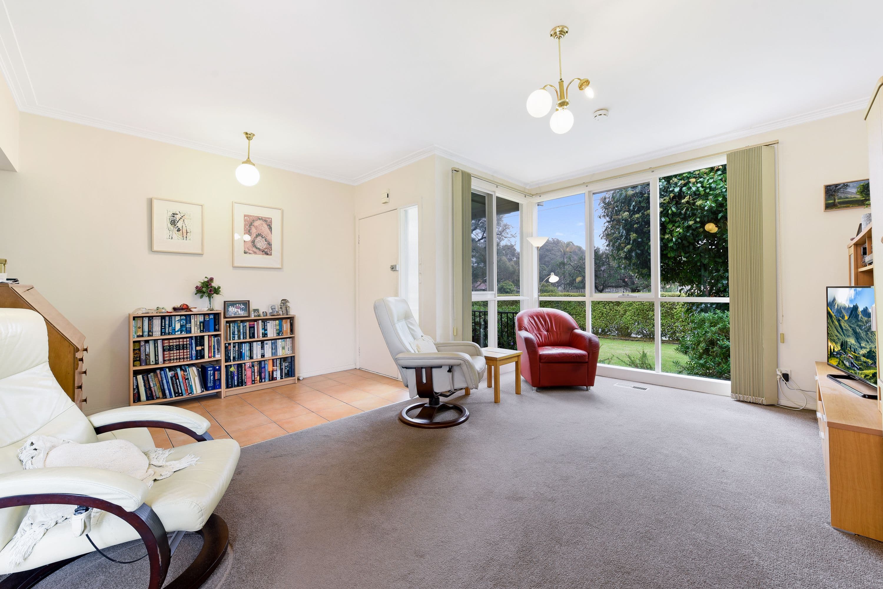 36 Cambridge Drive, Glen Waverley VIC 3150, Glen Waverley - Thumbnail 2